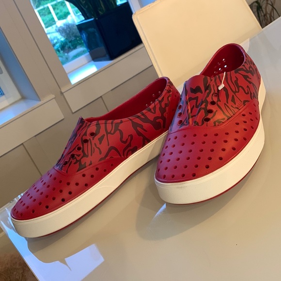 Native shoes - unisex M9/W11 - Picture 2 of 7